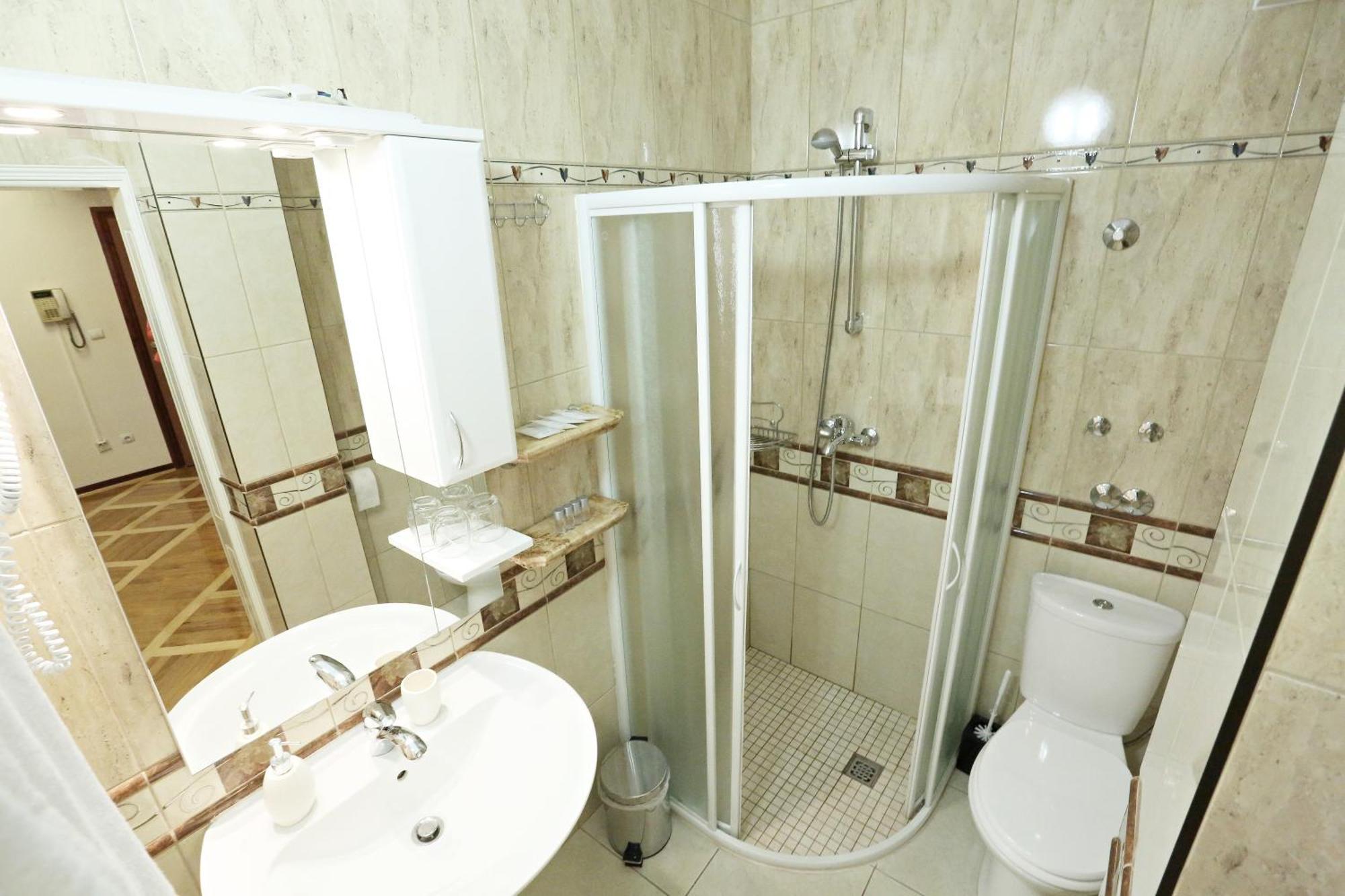 Apartments & Rooms Vienna 오시예크 외부 사진