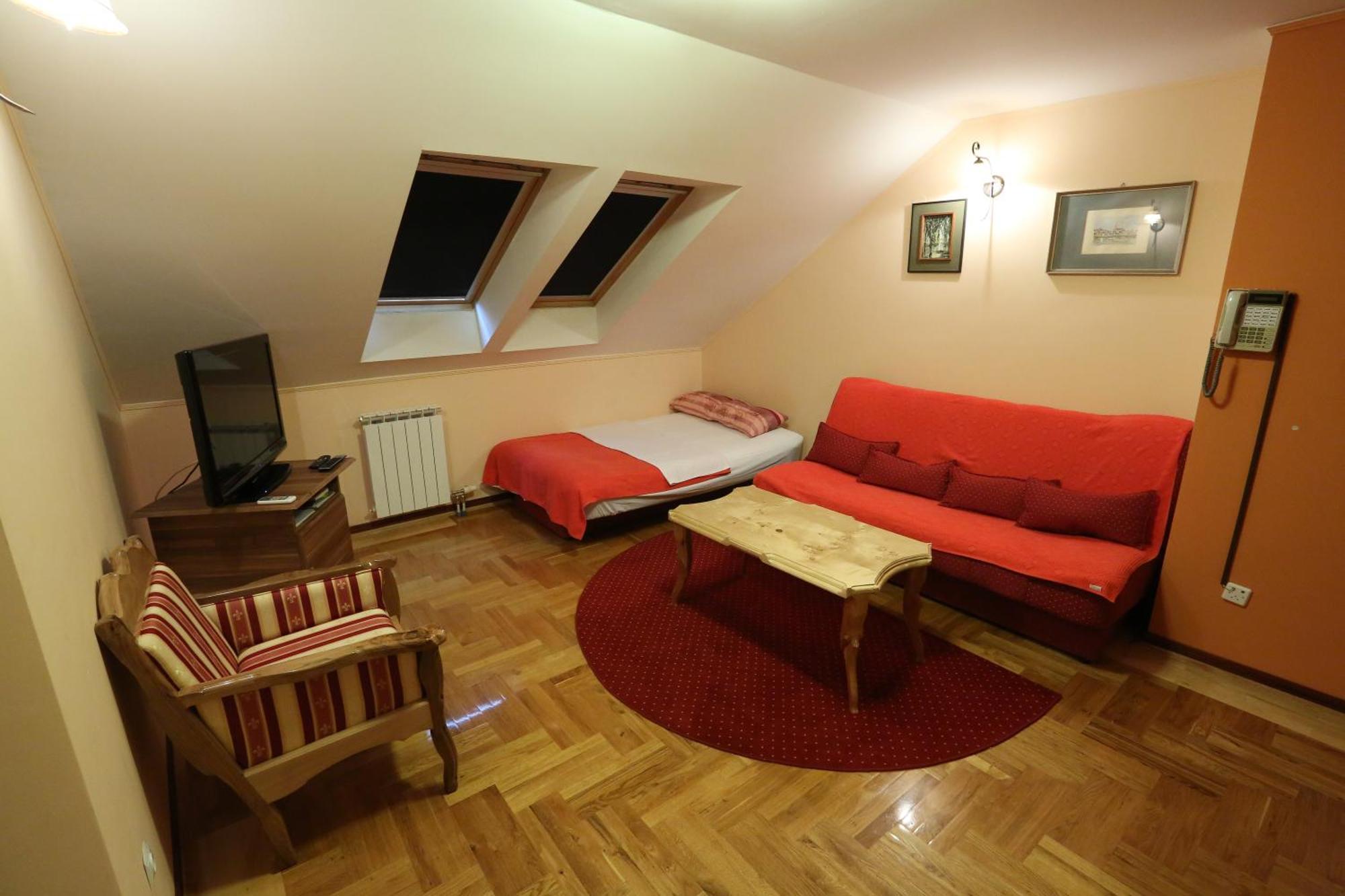 Apartments & Rooms Vienna 오시예크 객실 사진